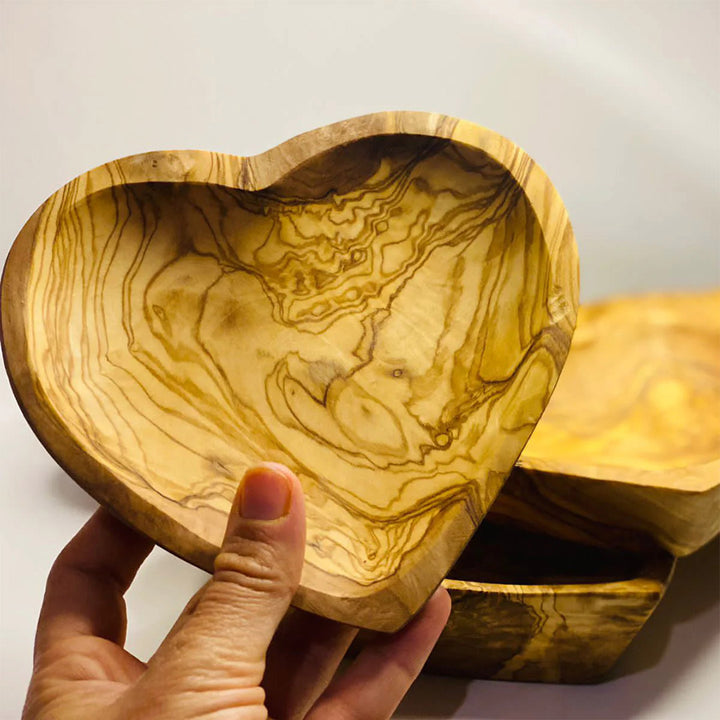 Olive Wood Heart Rolling Tray - PILOTDIARY