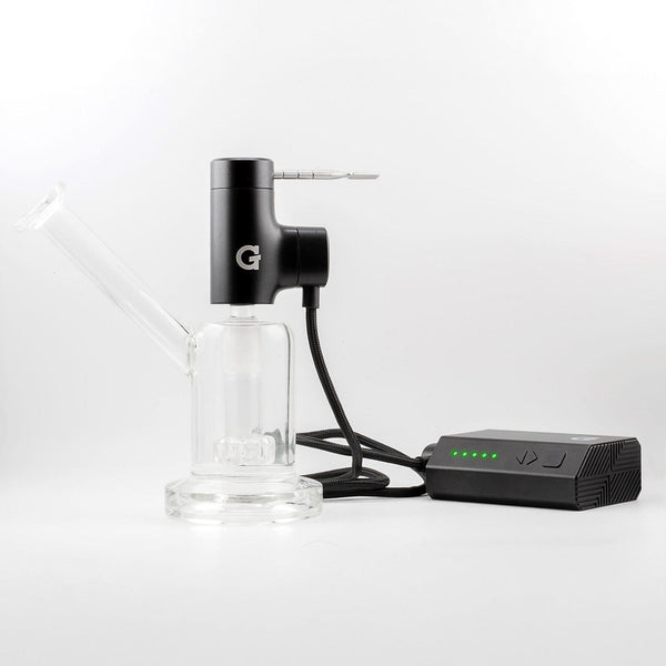 Dual-Use Portable eNail attached to bong for use