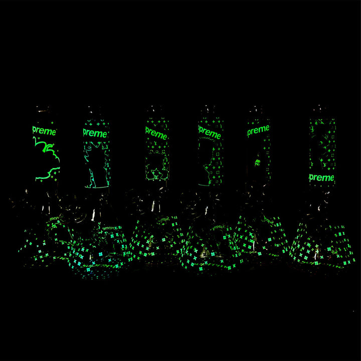 Glow in the Dark Cartoon Glass Bong – Illuminated Night View
