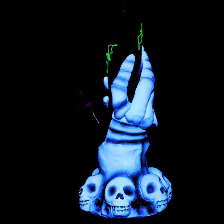 Glow in the dark Skelly Grip & Bats Skull  Bong