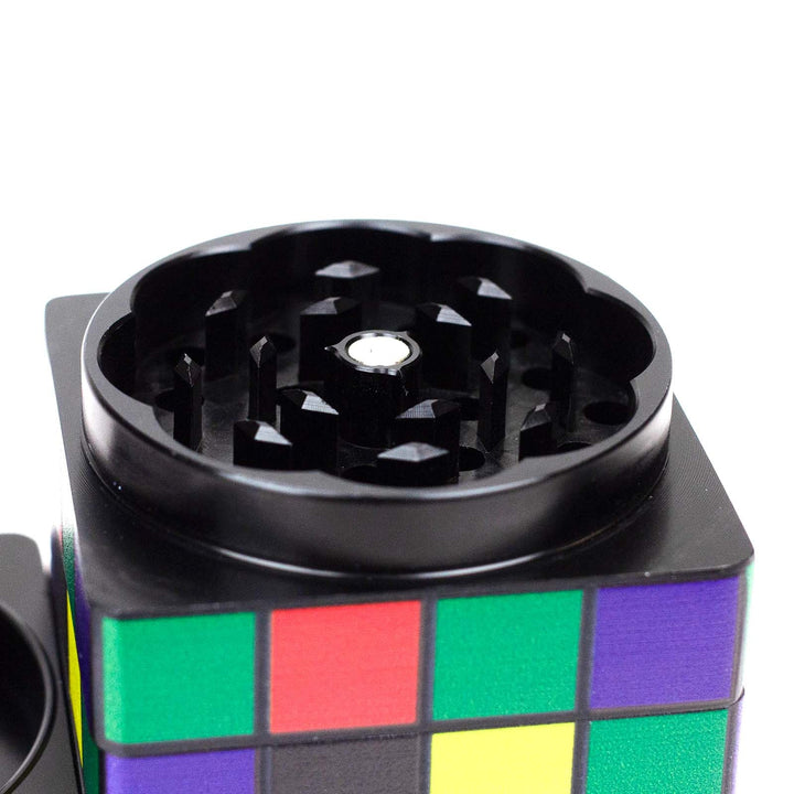 Infyniti cube grinder showing grinding teeth