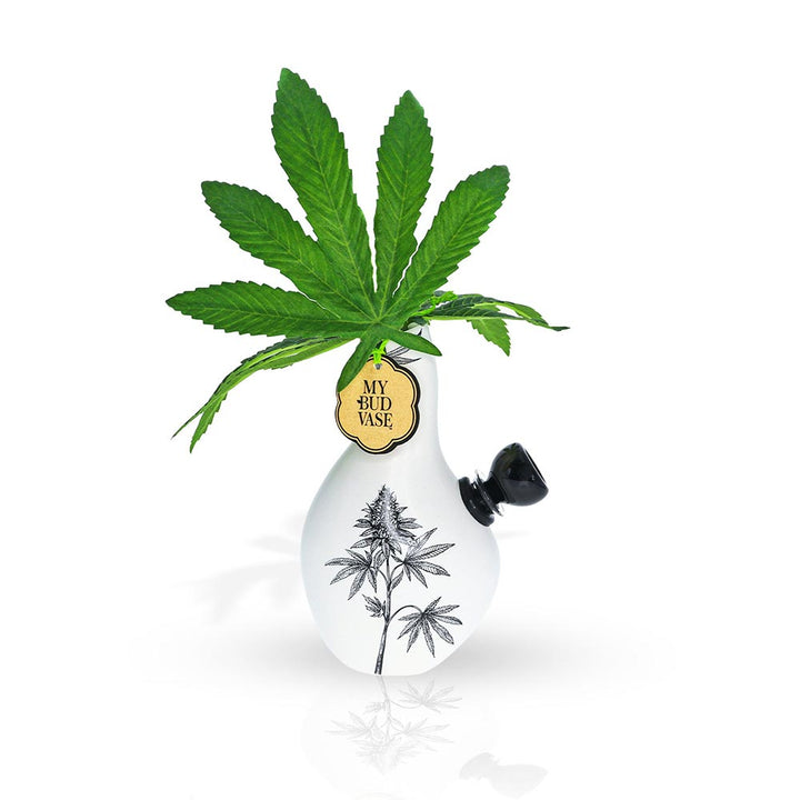 Front view of the Love Bud Vase Bong